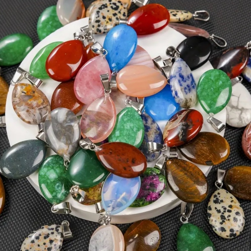 ⭐️ 5 for $25 Green Natural Stone Teardrop Pendant Necklace Black Cord - Picture 8 of 8